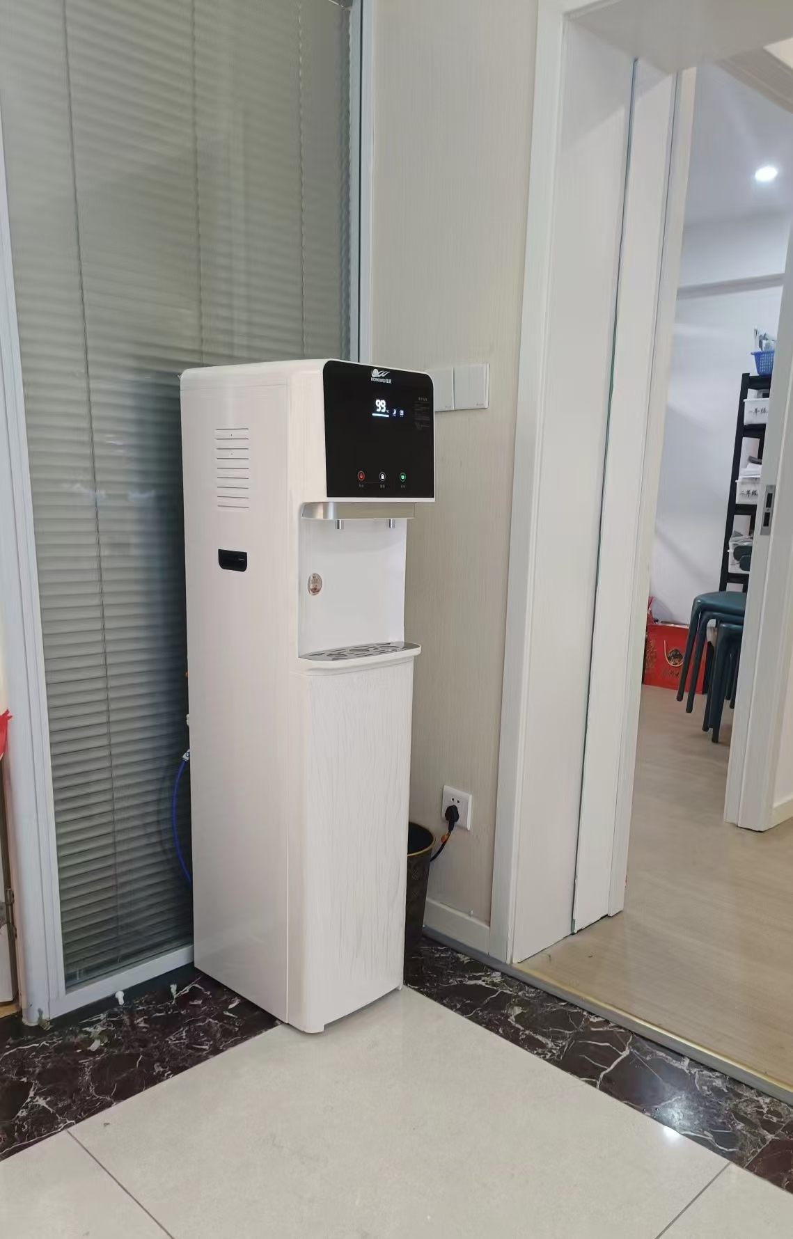 重庆商用直饮机租赁：企业替代桶装水省心省钱解决方案